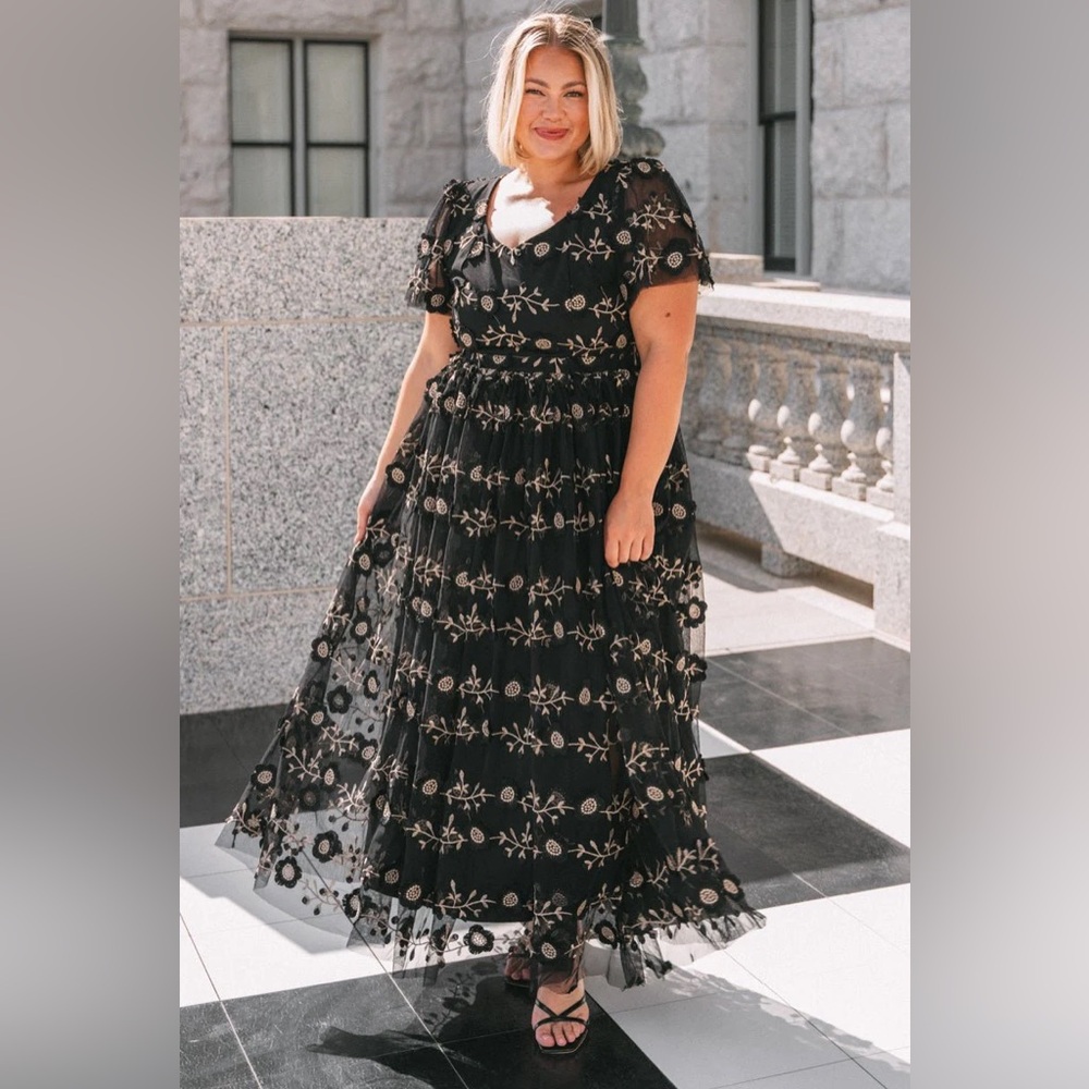 Ivy City Co: Athena Dress, Black XL